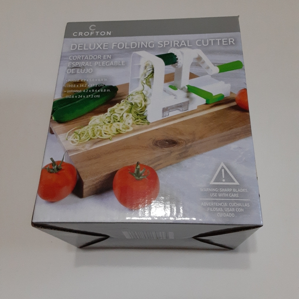 Crofton Deluxe Folding Spiral vegetable Cutter  kitchen meal prep with 4 blades